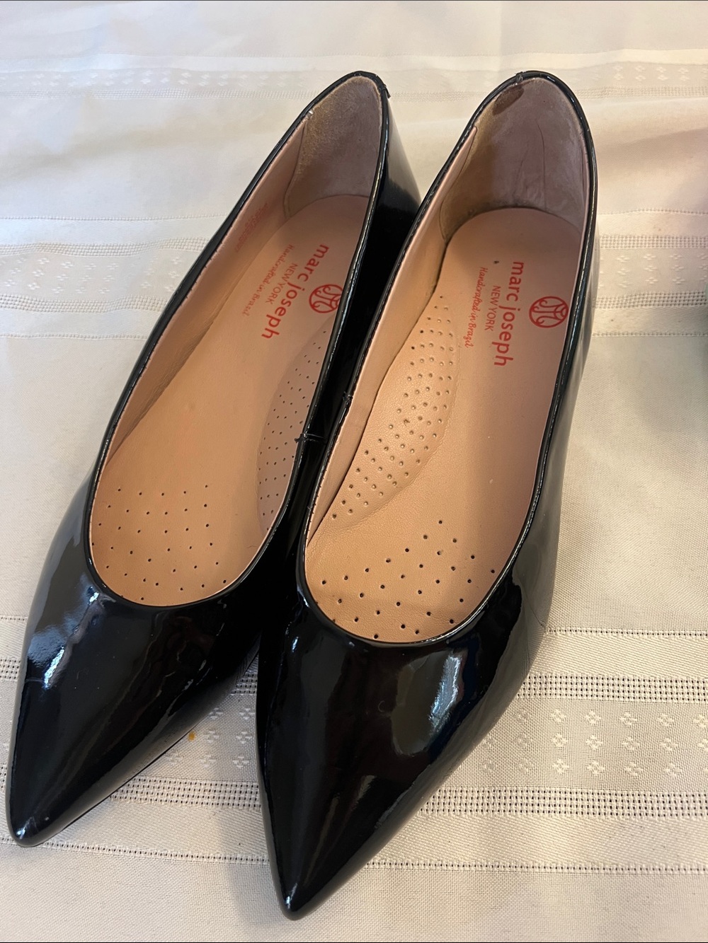 Like new marc joseph Women's Black Patent Pointed-Toe Flats size 5.5 M